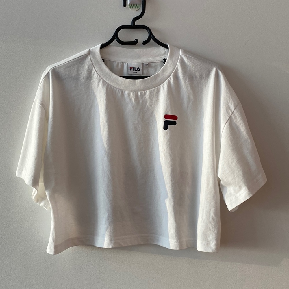 🌼 FILA - Short Sleeve Crop T-Shirt 🌼 - Picture 1 of 9